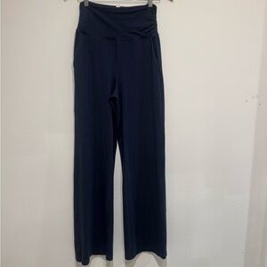 LULEMON RARE Elegant Women's Wide Leg Pants in Deep Blue